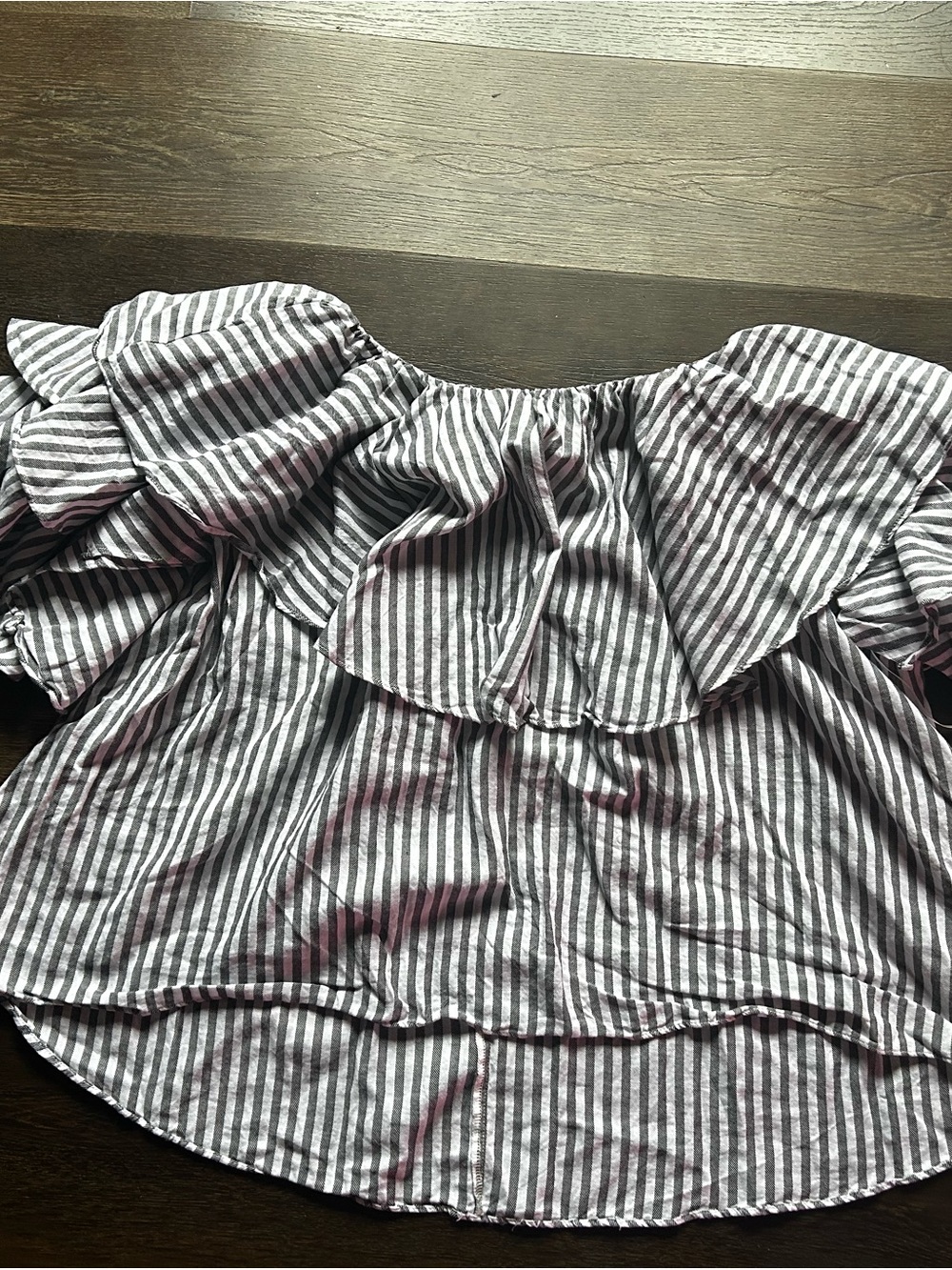 Off-Shoulder Ruffle Striped Blouse - Gray/White